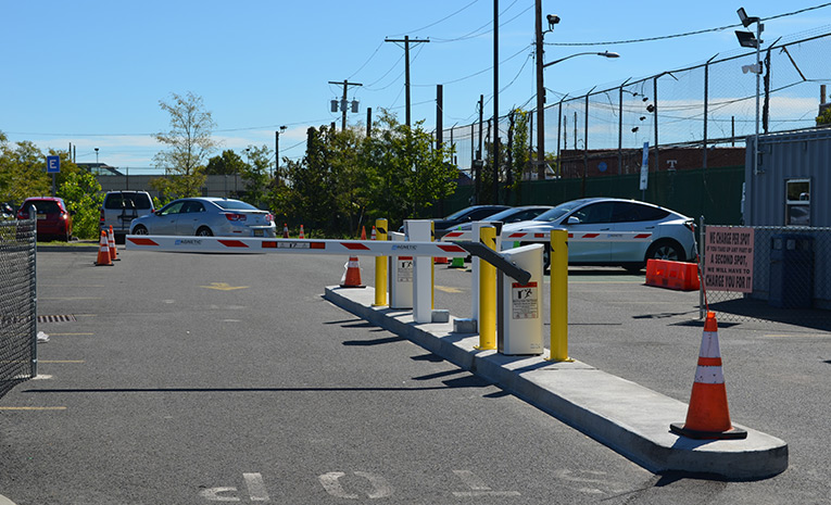 pink-elephant-fenced-in-parking Fenced in Newark Airport Parking