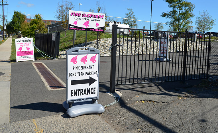 convenient-ewr-parking-pink-elephant Convenient EWR Parking